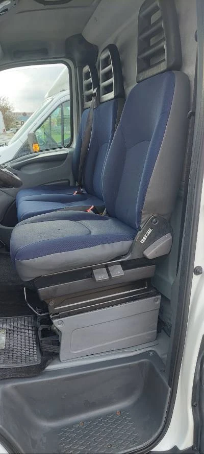 Iveco Daily 2.3 jtd клима, снимка 14 - Бусове и автобуси - 54650202
