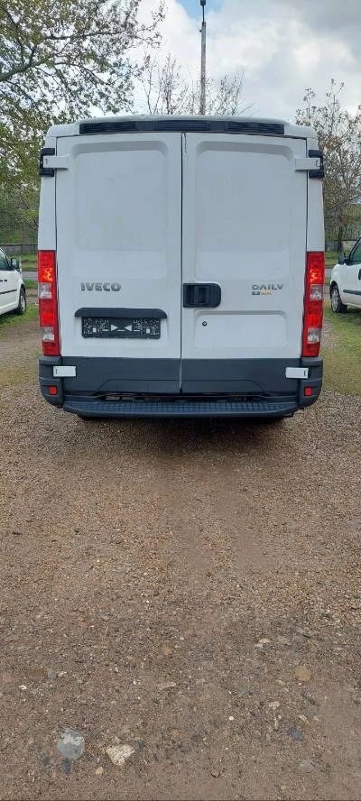 Iveco Daily 2.3 jtd клима, снимка 5 - Бусове и автобуси - 54650202