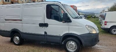 Iveco Daily 2.3 jtd клима, снимка 7 - Бусове и автобуси - 54650202