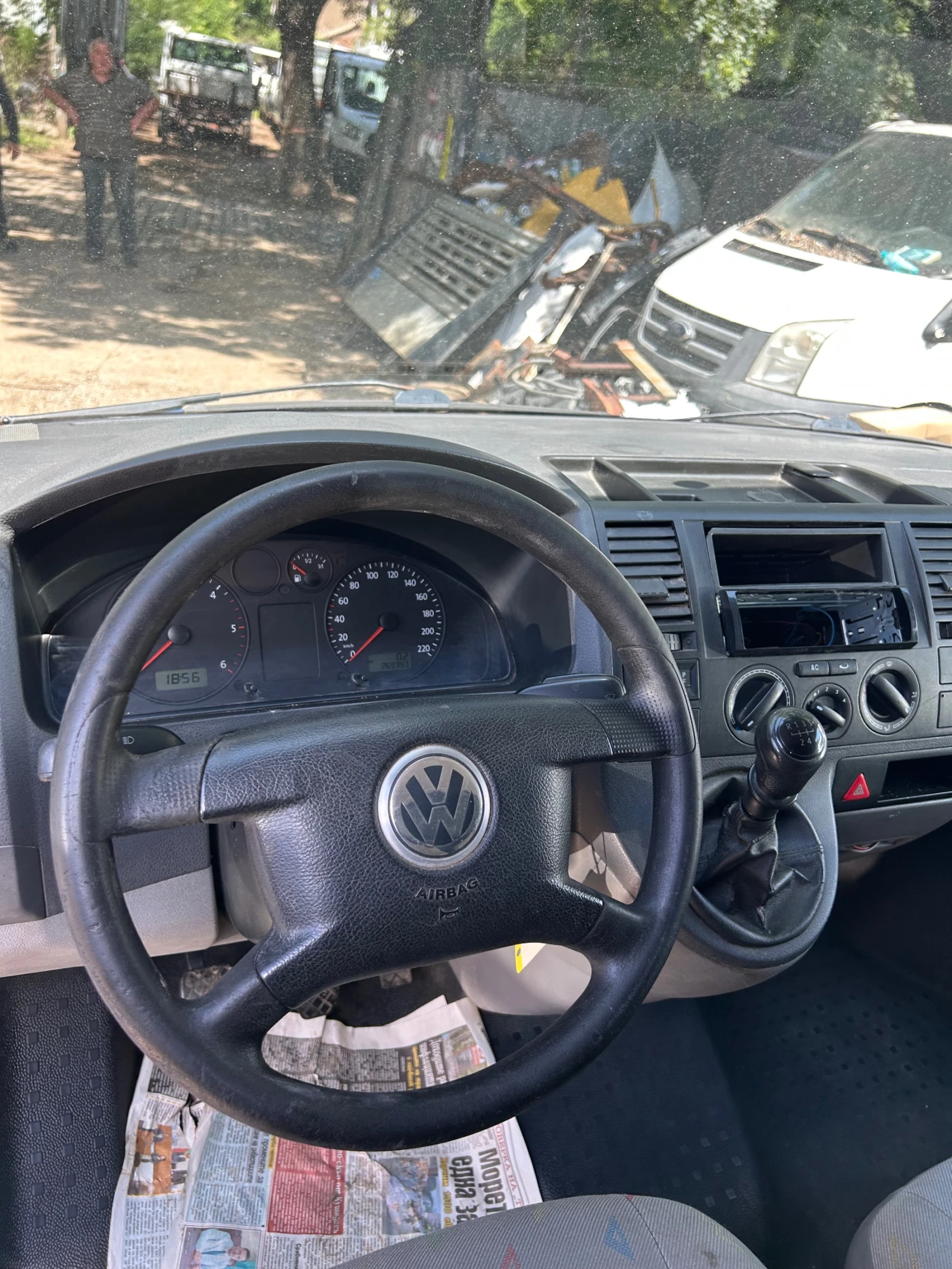 VW Transporter T5 - 1.9TDi, снимка 10 - Бусове и автобуси - 54825595