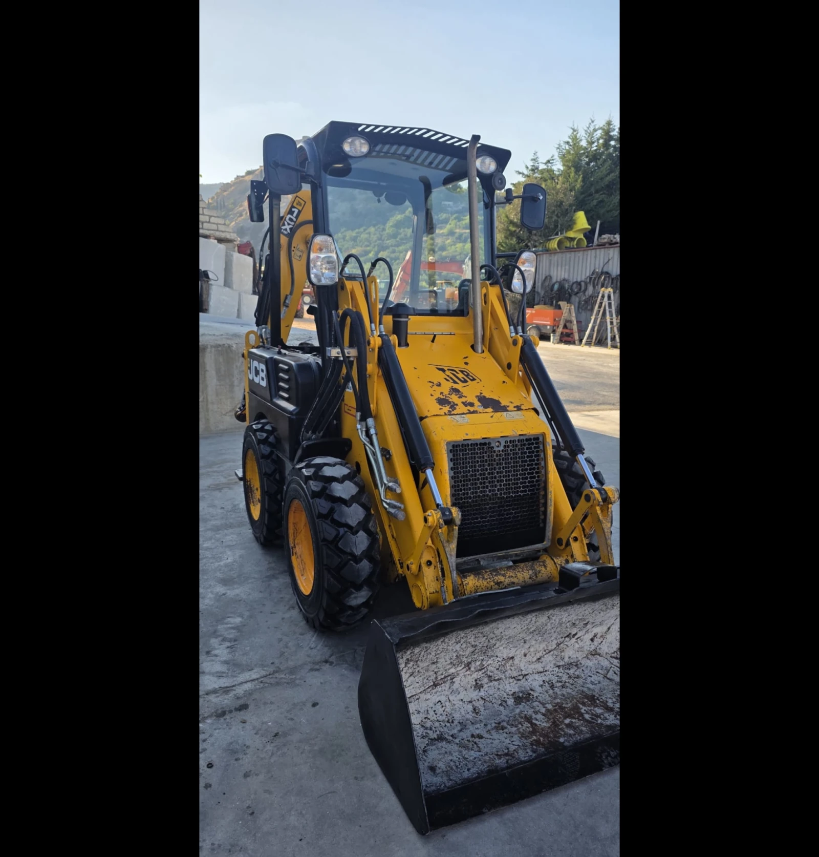 Багер JCB 1CX-2014год.ПЕРФЕКТНА, снимка 3 - Индустриална техника - 56621460