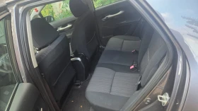 Toyota Auris D4D, снимка 7