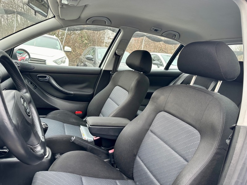 Seat Leon 1.8 , снимка 12 - Автомобили и джипове - 44528274