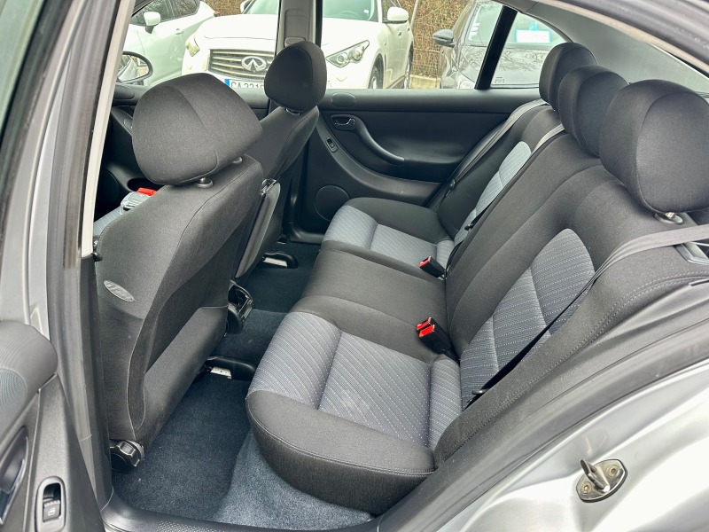 Seat Leon 1.8 , снимка 14 - Автомобили и джипове - 44528274
