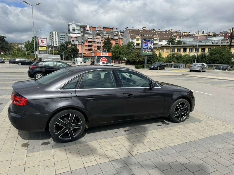 Audi A4 1.8i, снимка 8 - Автомобили и джипове - 47476851