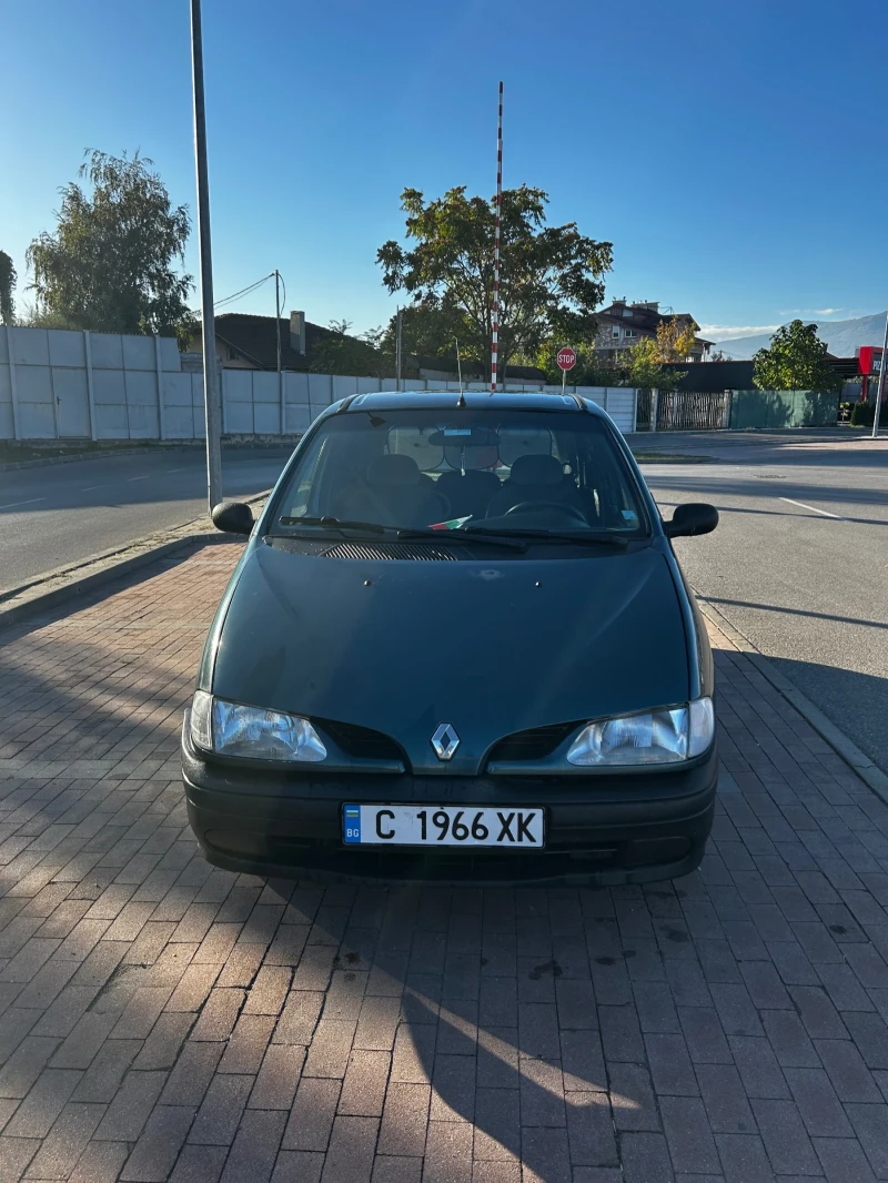 Renault Megane, снимка 1 - Автомобили и джипове - 47455636