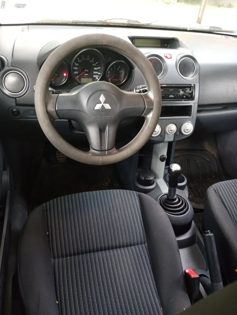 Mitsubishi Colt 1.1, снимка 11 - Автомобили и джипове - 52146934