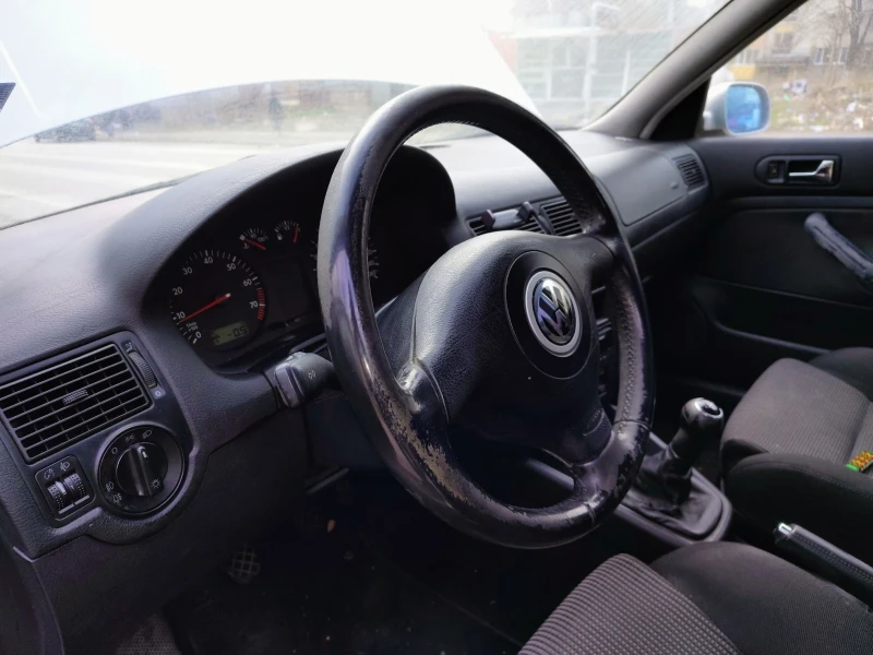 VW Golf 1.6 SR - TOP, снимка 6 - Автомобили и джипове - 53116082