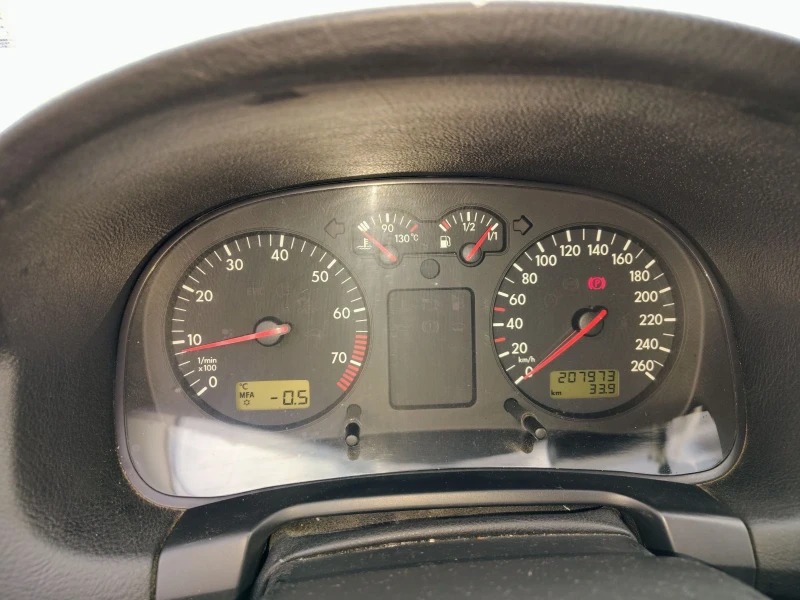 VW Golf 1.6 SR - TOP, снимка 5 - Автомобили и джипове - 53116082