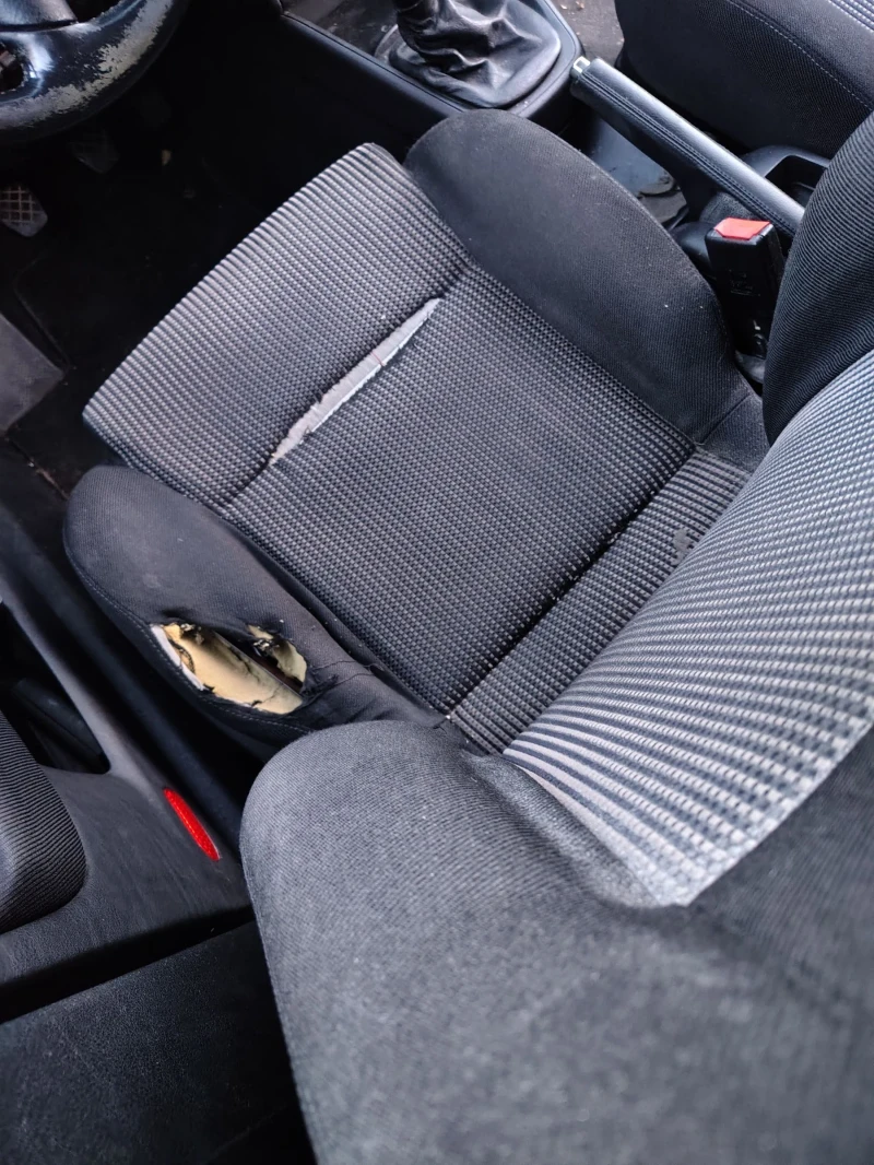 VW Golf 1.6 SR - Отличен технически, снимка 9 - Автомобили и джипове - 53116082