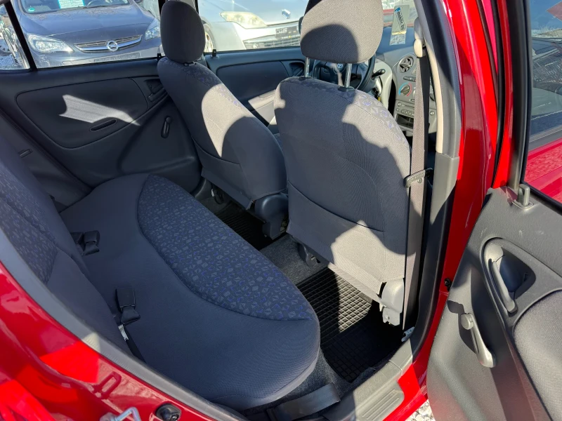 Toyota Yaris 1.0 70кс 4 цилиндъра, снимка 9 - Автомобили и джипове - 53367833