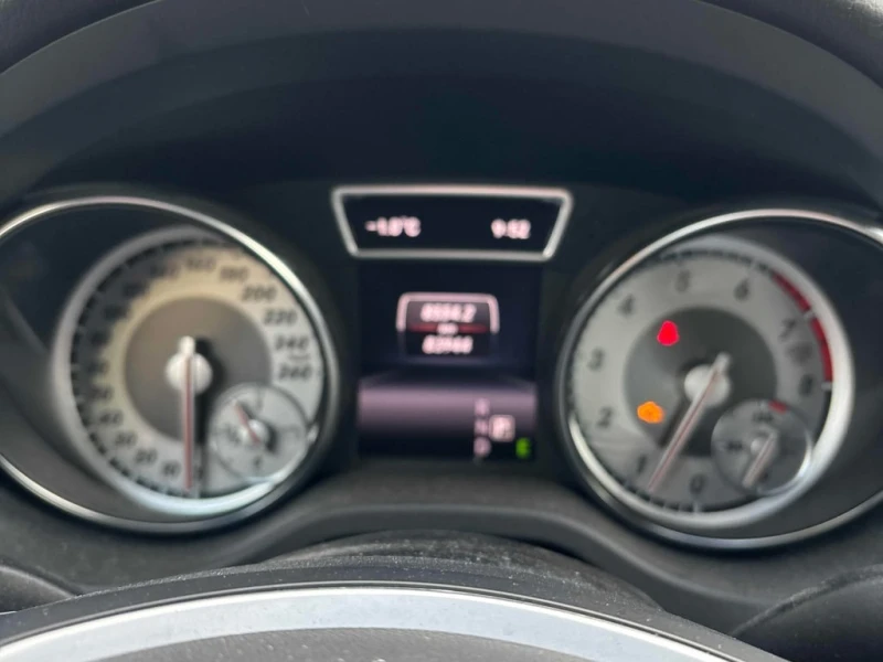 Mercedes-Benz CLA 250 * CARFAX * ЦЕНА ДО БГ, снимка 8 - Автомобили и джипове - 53469353
