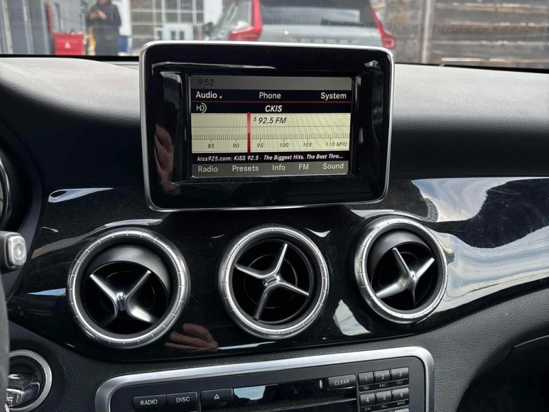 Mercedes-Benz CLA 250 * CARFAX * ЦЕНА ДО БГ, снимка 9 - Автомобили и джипове - 53469353