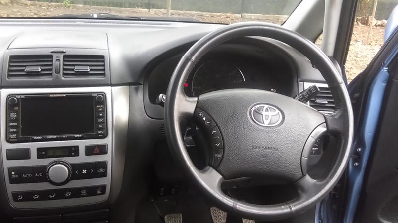 Toyota Avensis verso 2.0D4D 116кс., снимка 12 - Автомобили и джипове - 33704980