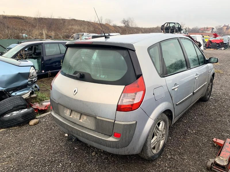 Renault Scenic II, 1.9dCI, NAVI, 2005 г., снимка 6 - Автомобили и джипове - 27407462