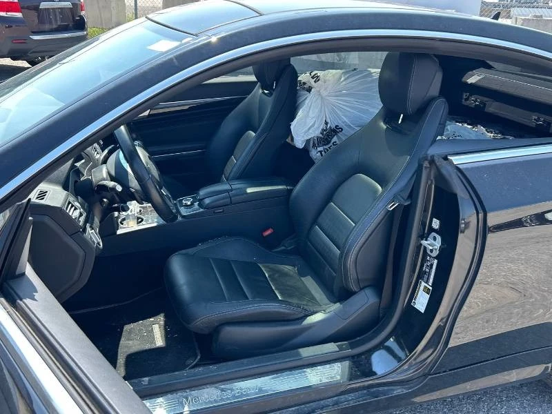 Mercedes-Benz E 400 * 4MATIC * 2 КЛЮЧА * КОМПЛЕКТ ГУМИ * CARFAX, снимка 9 - Автомобили и джипове - 55342611