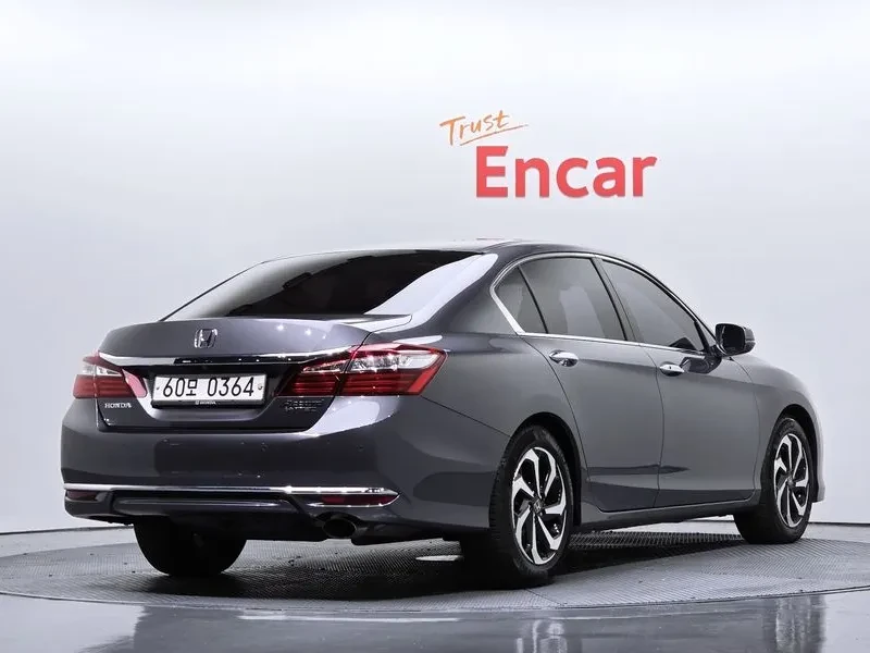 Honda Accord 2.4 9Th Generation, снимка 4 - Автомобили и джипове - 55750879