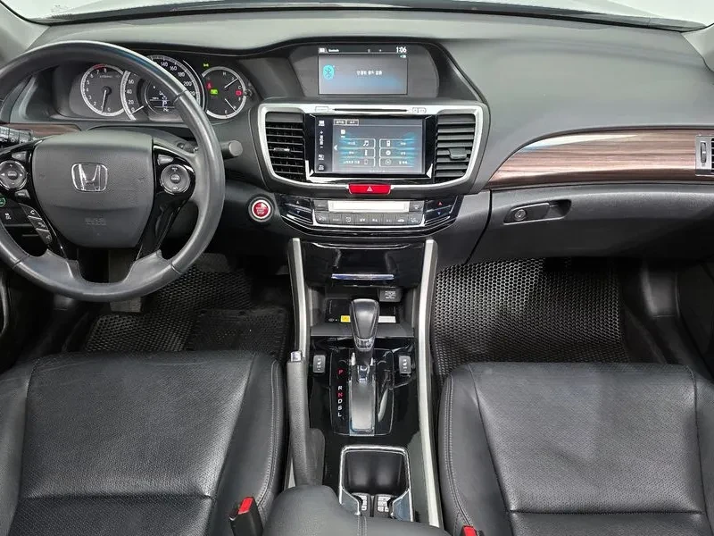 Honda Accord 2.4 9Th Generation, снимка 13 - Автомобили и джипове - 55750879