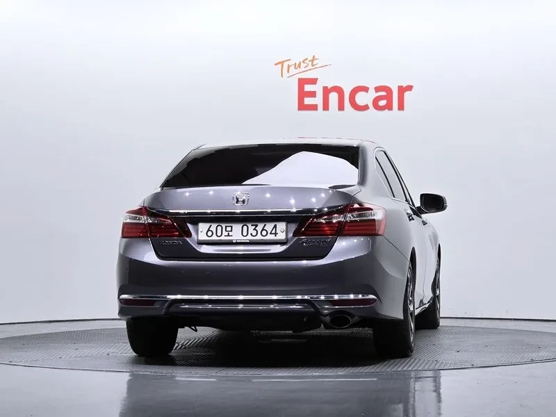 Honda Accord 2.4 9Th Generation, снимка 8 - Автомобили и джипове - 55750879