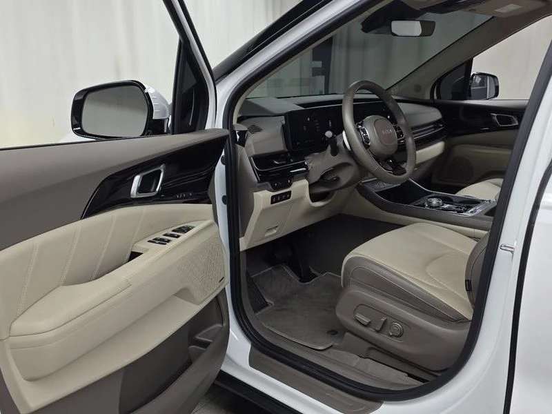 Kia Carnival 7-Seater Signature| 202к.с., снимка 10 - Автомобили и джипове - 55940993