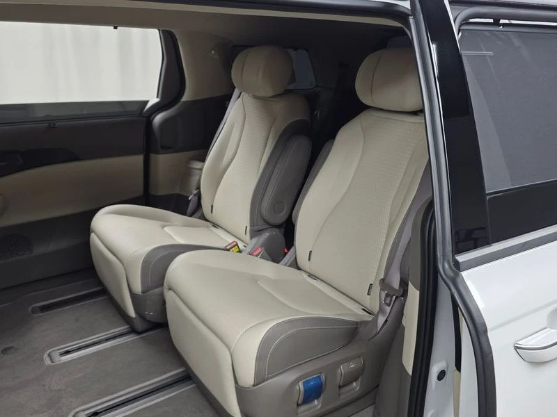 Kia Carnival 7-Seater Signature| 202к.с., снимка 12 - Автомобили и джипове - 55940993