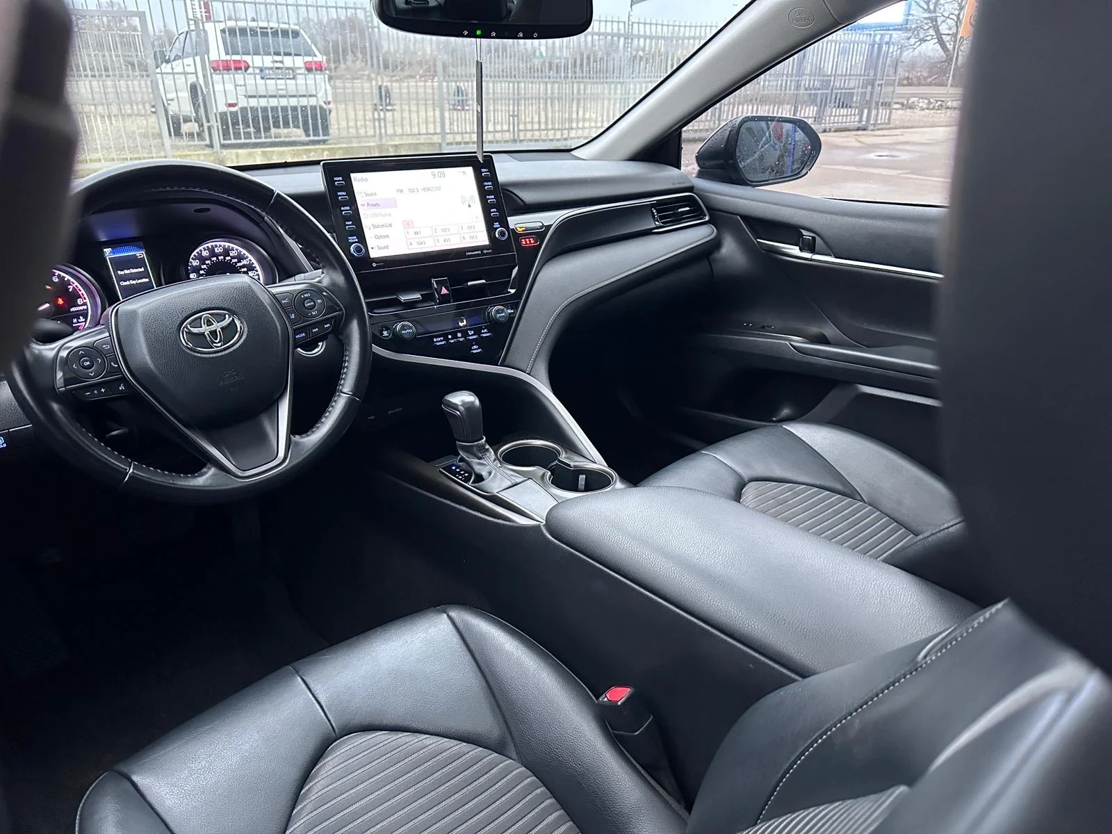 Toyota Camry 2.5i Special Edition - изображение 8
