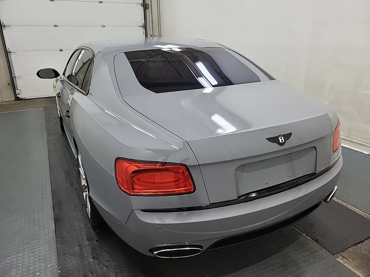 Bentley Flying Spur CARFAX* АВТОФИНАНСИРАНЕ БЕЗ ПЪРВОНАЧАЛНА ВНОСКА - изображение 4