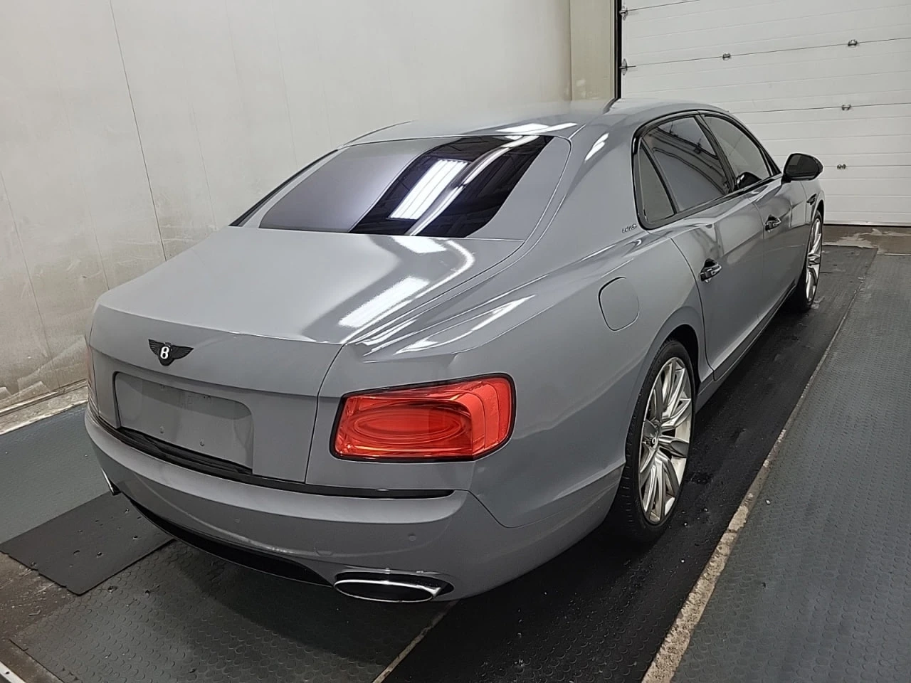 Bentley Flying Spur CARFAX* АВТОФИНАНСИРАНЕ БЕЗ ПЪРВОНАЧАЛНА ВНОСКА - изображение 3