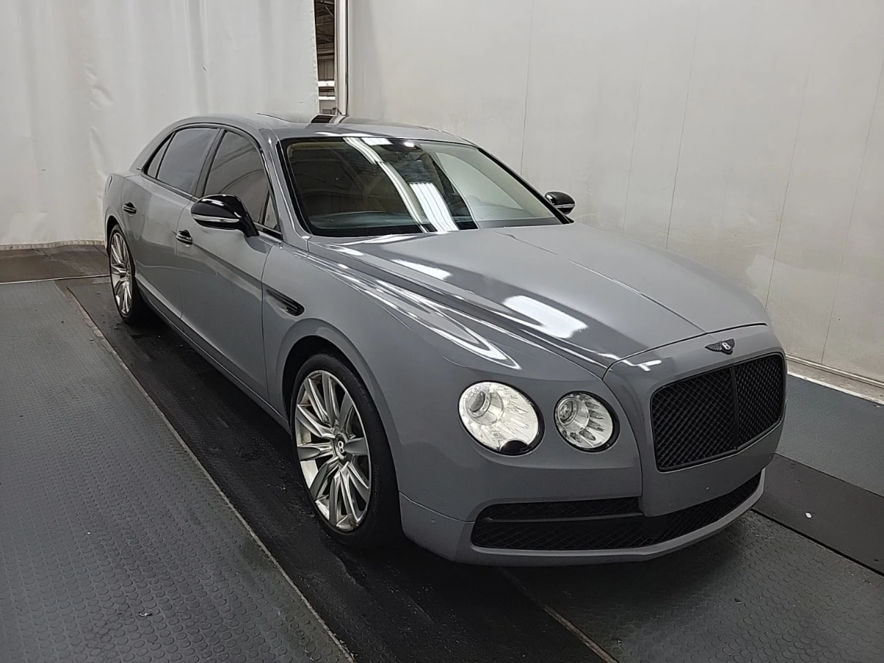 Bentley Flying Spur CARFAX* АВТОФИНАНСИРАНЕ БЕЗ ПЪРВОНАЧАЛНА ВНОСКА - изображение 2