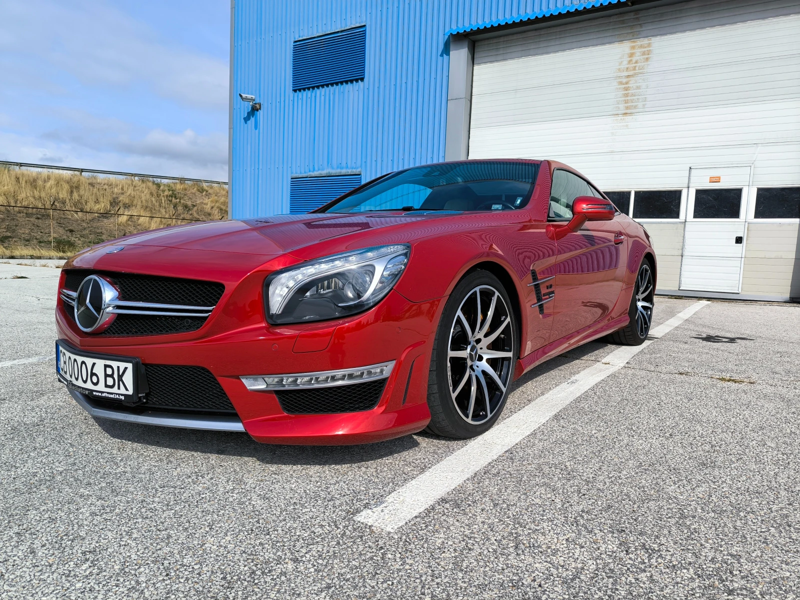 Mercedes-Benz SL 63 AMG Roadster - изображение 8