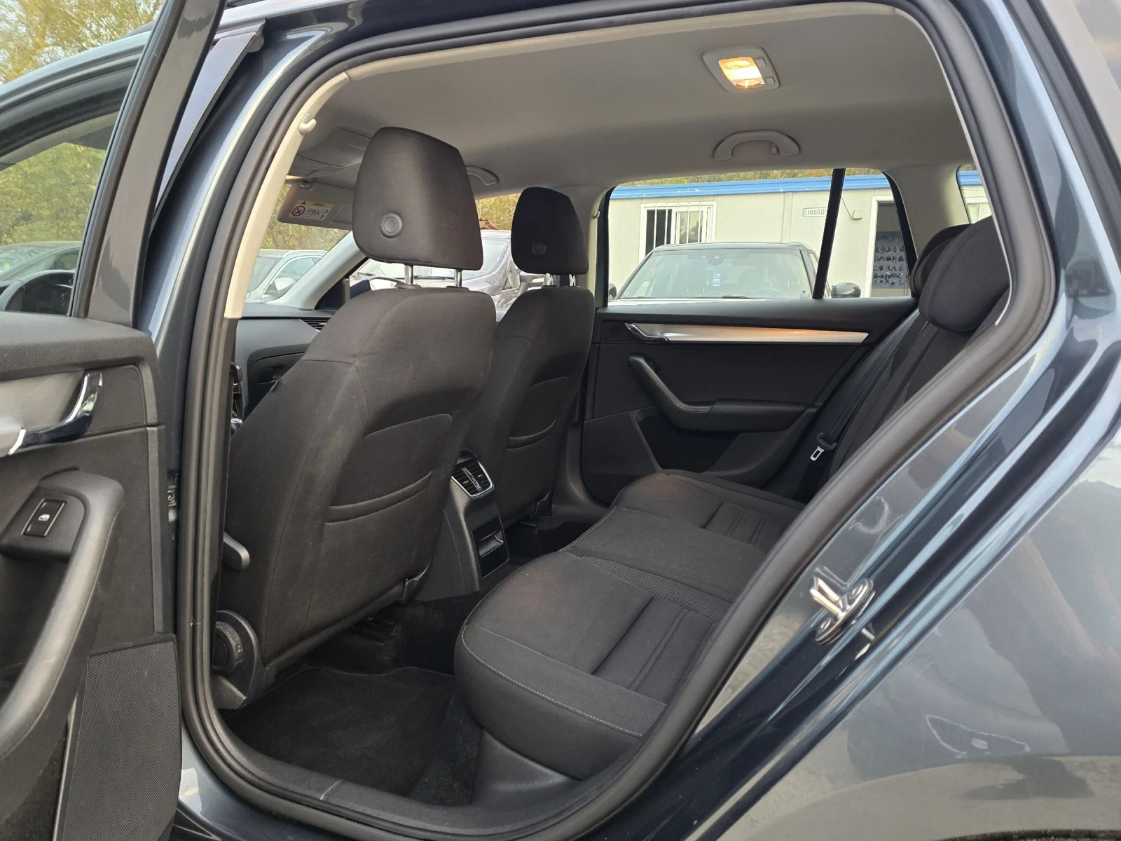 Skoda Octavia 1.6TDI 115. style | Mobile.bg   11