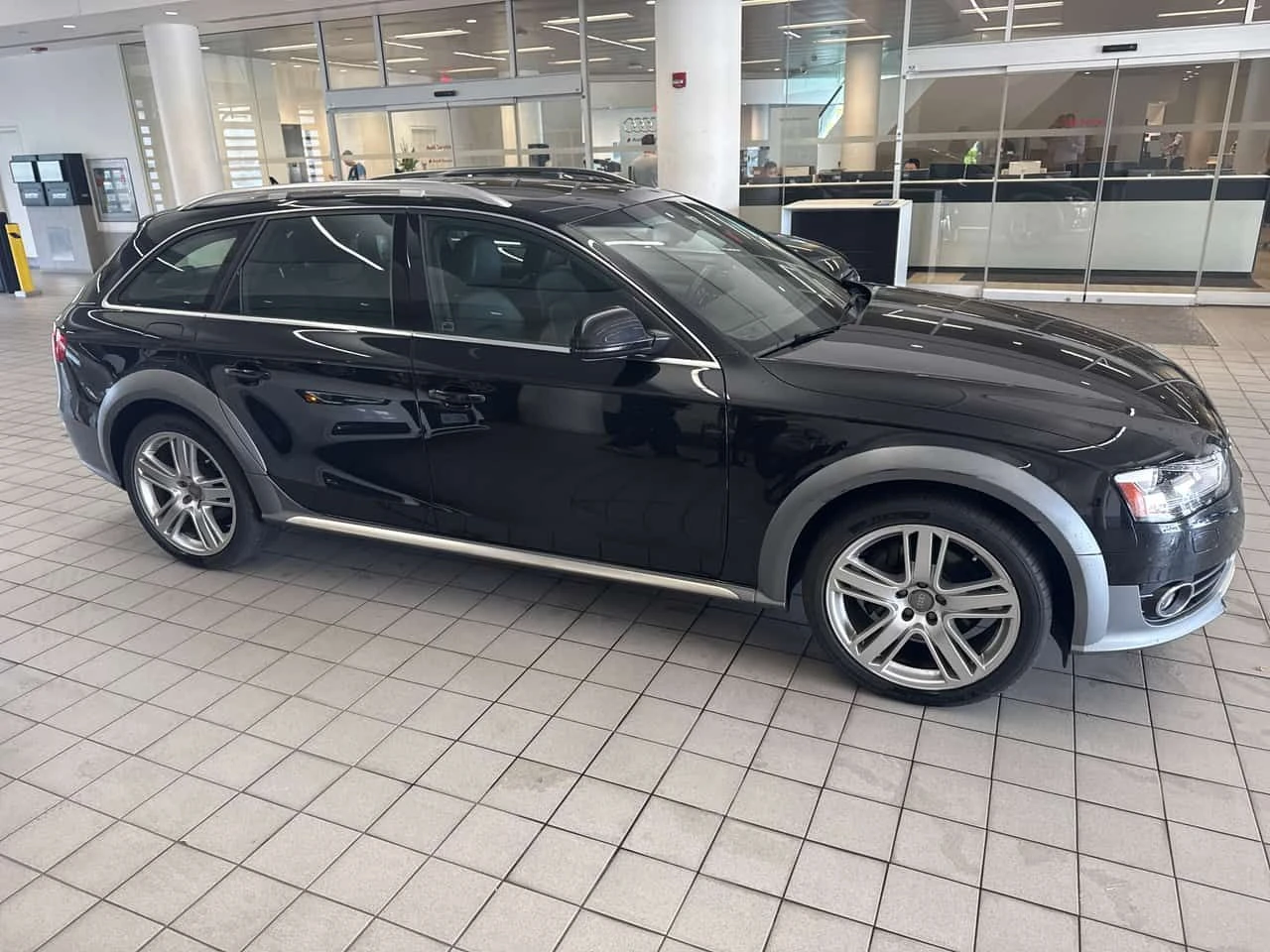 Audi A4 Allroad * Technik * CARFAX * ПРЕДСТАВИТЕЛСТВО * КАМЕРА, снимка 3 - Автомобили и джипове - 53918130