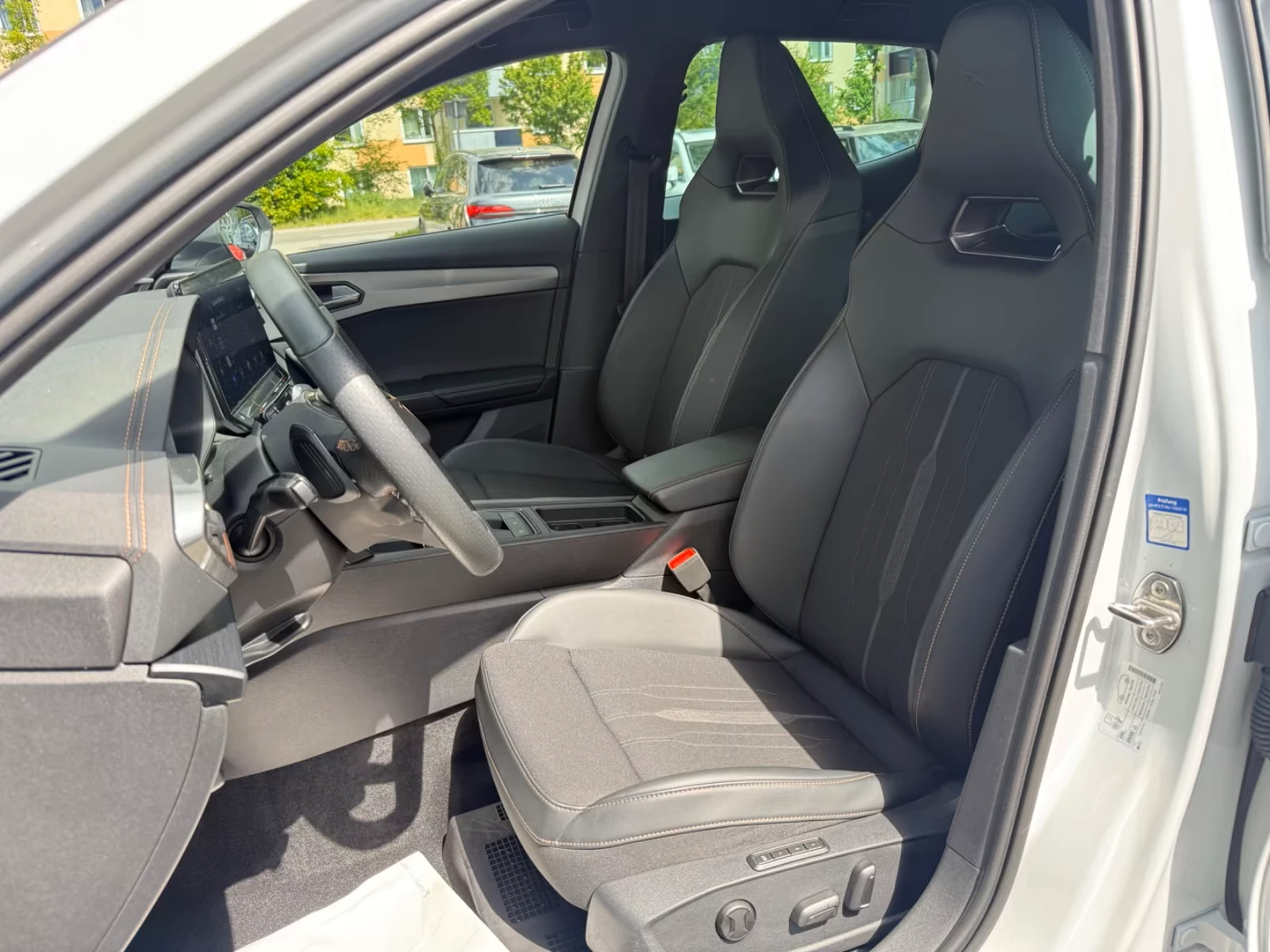 Cupra Formentor VZ* BEATS* MEMORY* DISTR* CAM* CARPLAY* , снимка 9 - Автомобили и джипове - 54548675