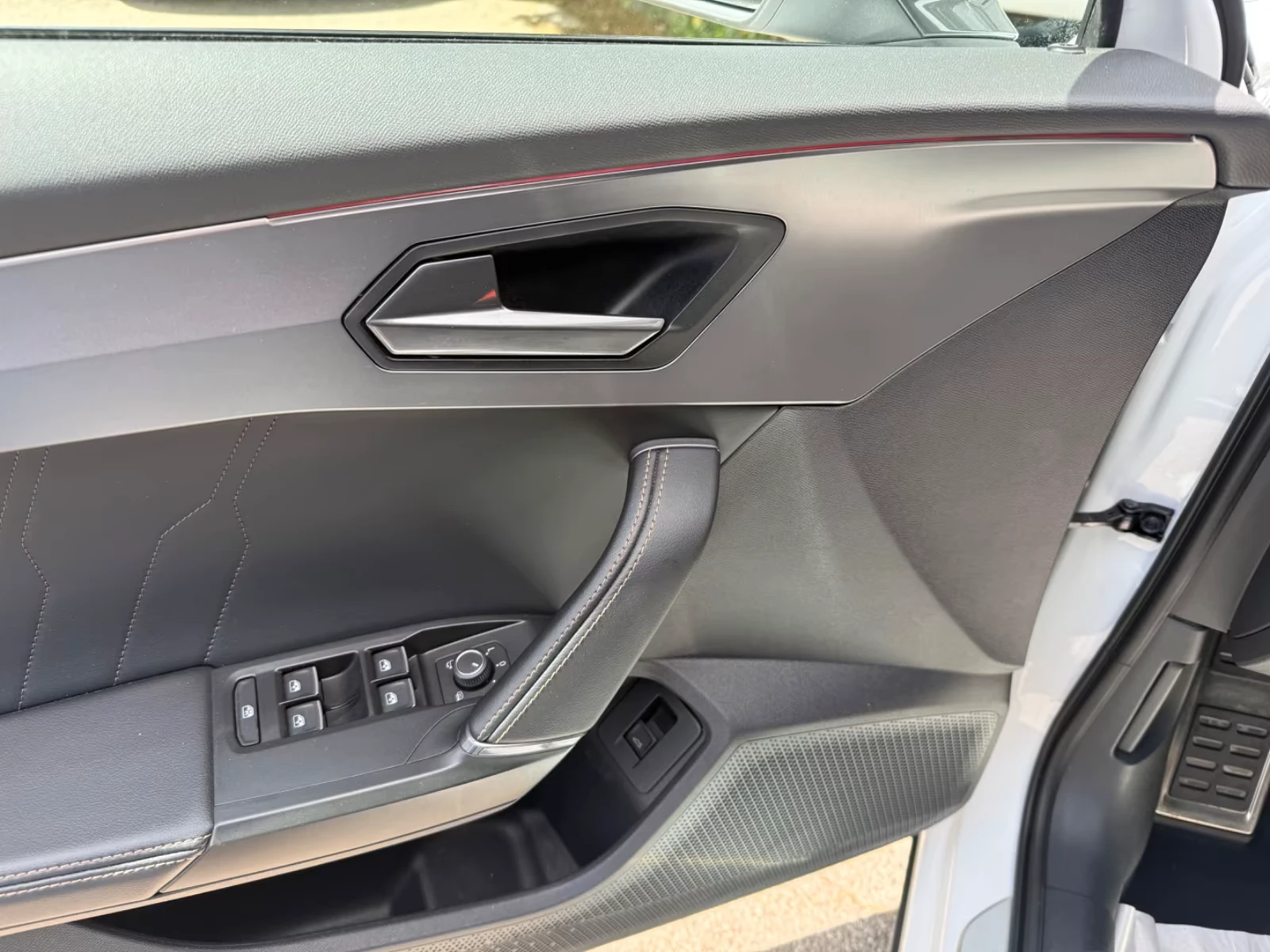 Cupra Formentor VZ* BEATS* MEMORY* DISTR* CAM* CARPLAY* , снимка 8 - Автомобили и джипове - 54548675