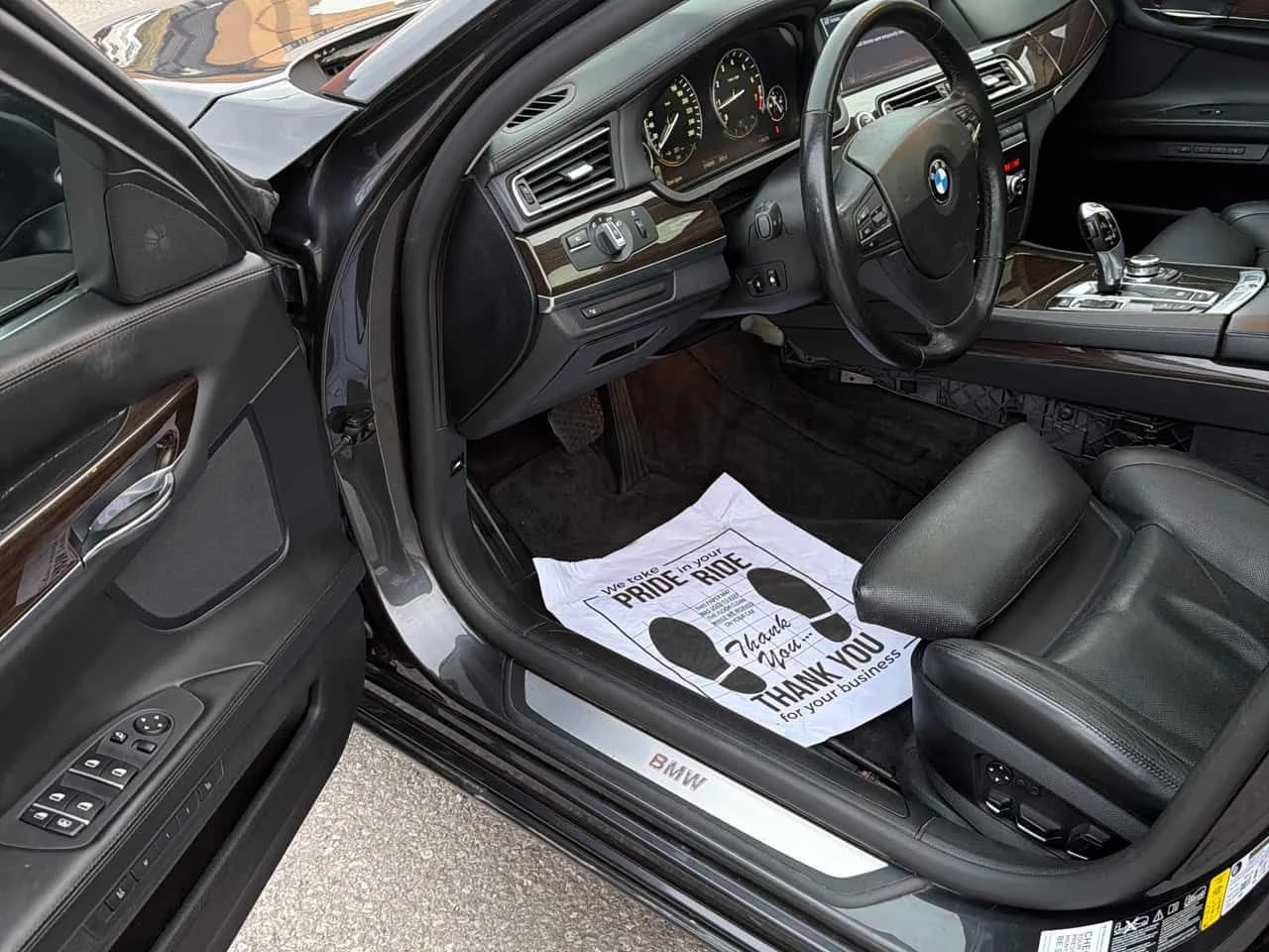 BMW 750 * 4dr Sdn xDrive AWD * CARFAX * ���� �� �� | Mobile.bg � ����������� 7