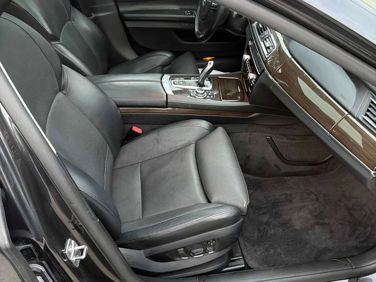 BMW 750 * 4dr Sdn xDrive AWD * CARFAX * ���� �� �� | Mobile.bg � ����������� 6