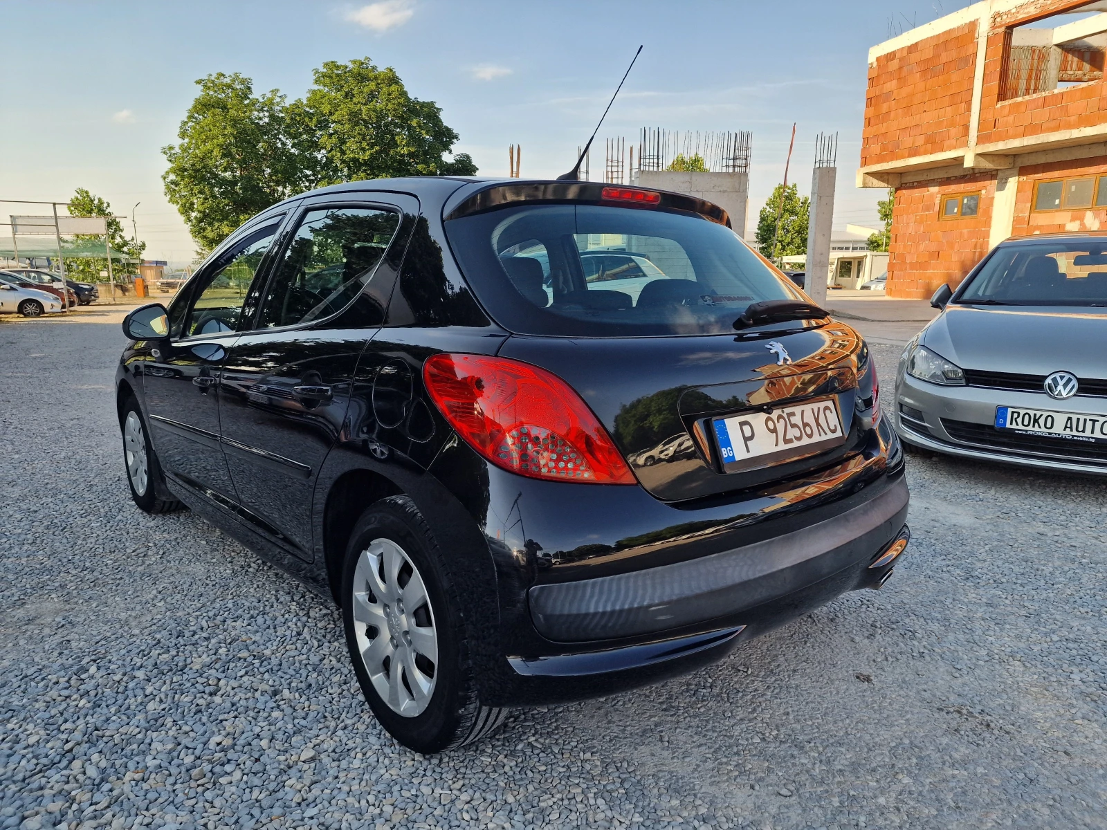 Peugeot 207 1.4i-95k.s-NAVI-KAMERA-EURO 4, снимка 4 - Автомобили и джипове - 55071701