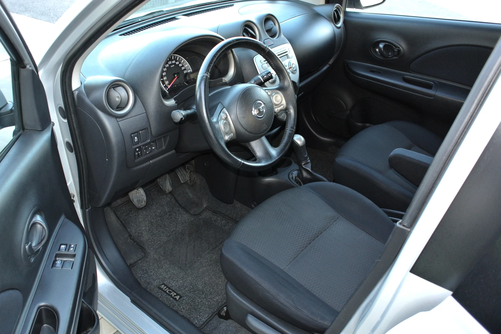 Nissan Micra 1.2* КЛИМАТРОНИК* ЕВРО5В* АВТОПИЛОТ* , снимка 14 - Автомобили и джипове - 55495285