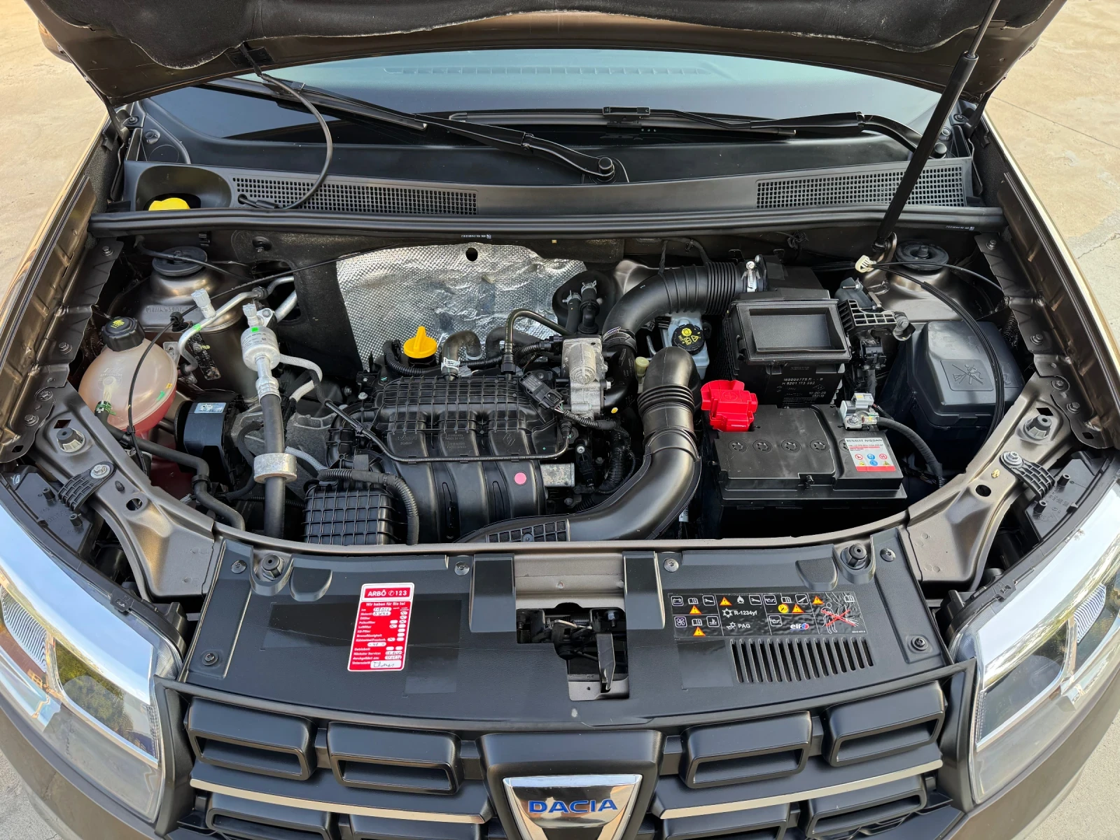 Dacia Logan * FACE* 2019* KLiMA* BENZIN* EVRO-6c* , снимка 16 - Автомобили и джипове - 55545919