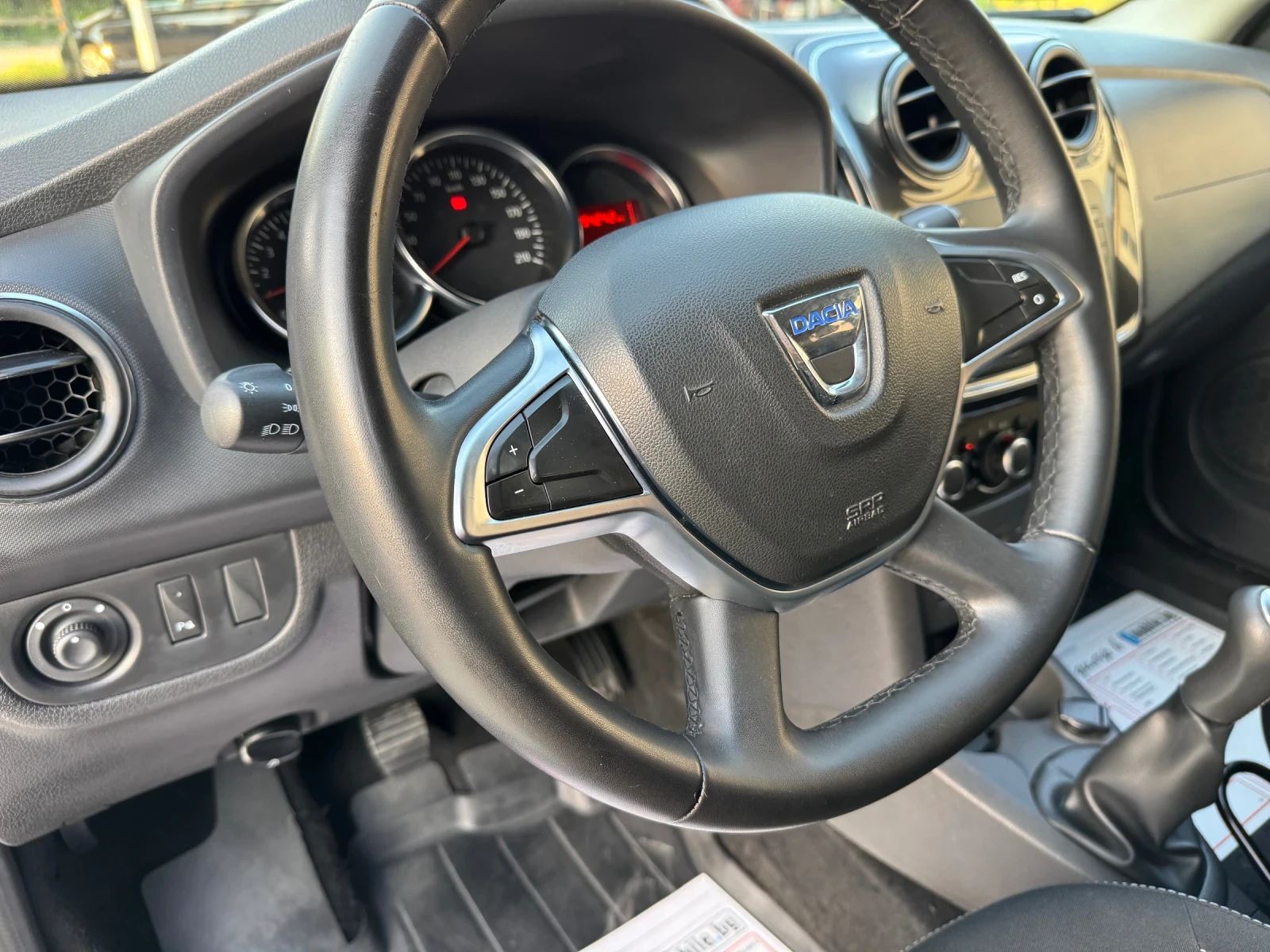 Dacia Logan * FACE* 2019* KLiMA* BENZIN* EVRO-6c* , снимка 15 - Автомобили и джипове - 55545919