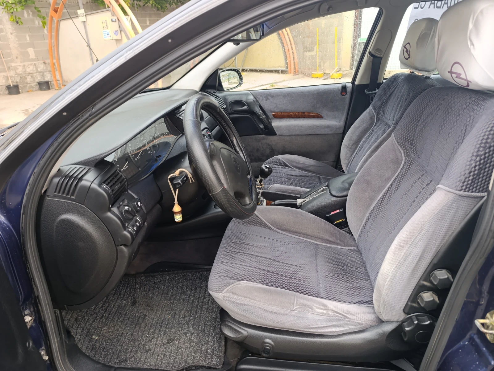 Opel Omega 2.0 -16v , снимка 8 - Автомобили и джипове - 55715053
