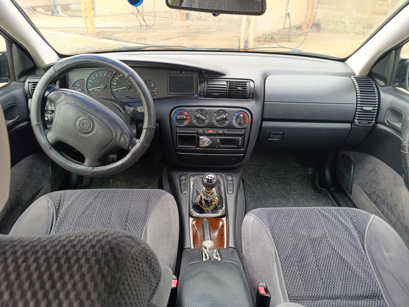 Opel Omega 2.0 -16v , снимка 11 - Автомобили и джипове - 55715053