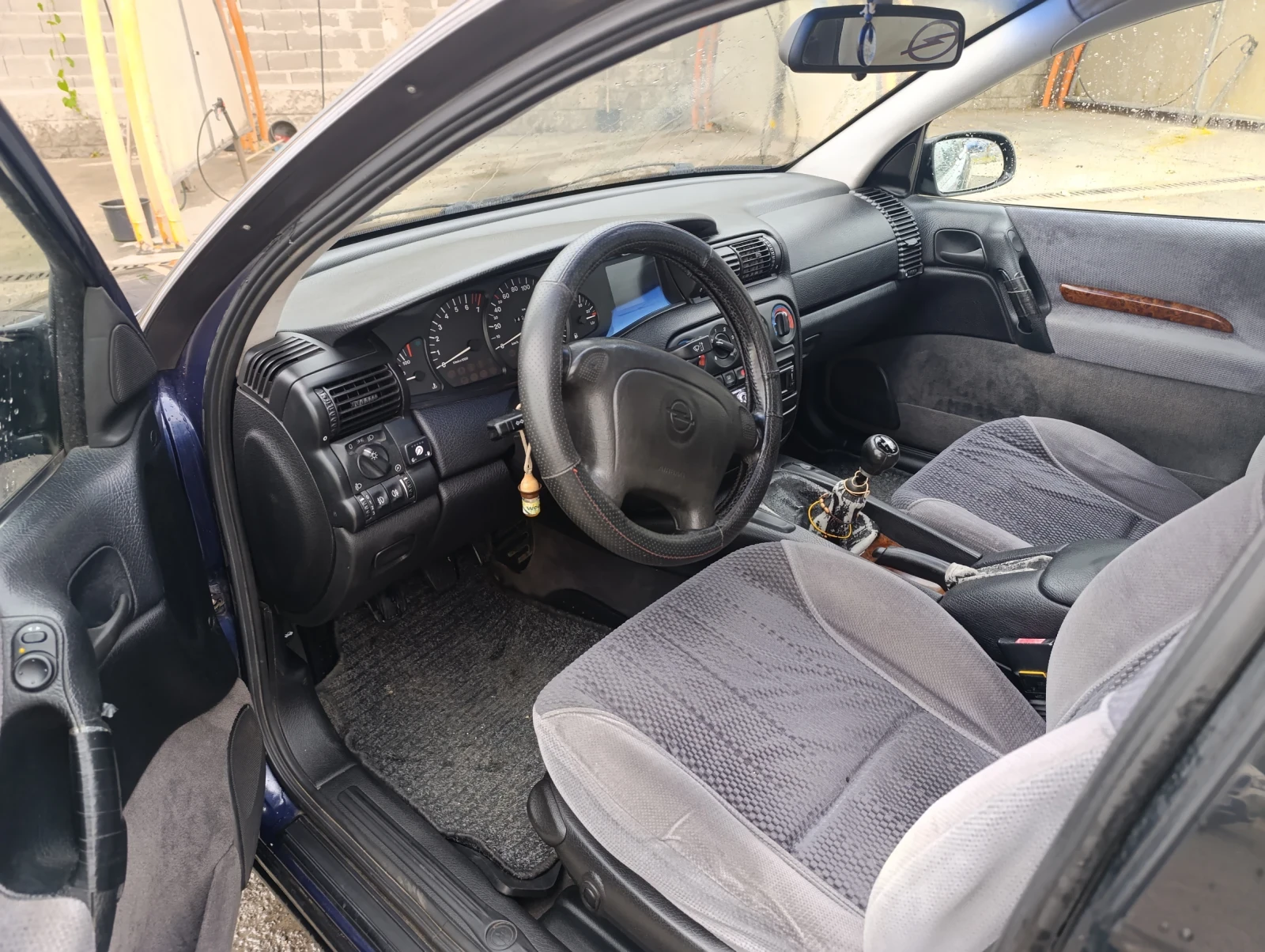 Opel Omega 2.0 -16v , снимка 7 - Автомобили и джипове - 55715053