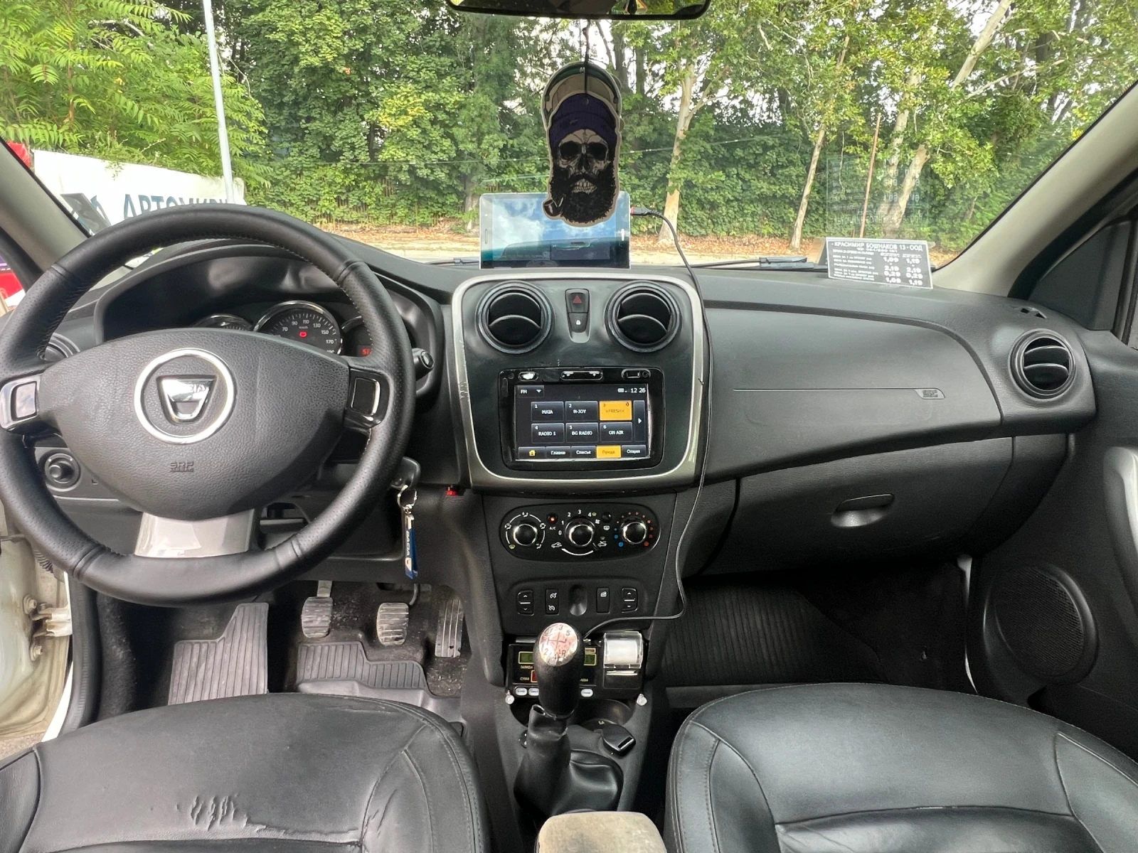 Dacia Sandero 0.9 TCe* 90hp* КОЖА* Stepway , снимка 11 - Автомобили и джипове - 55751416