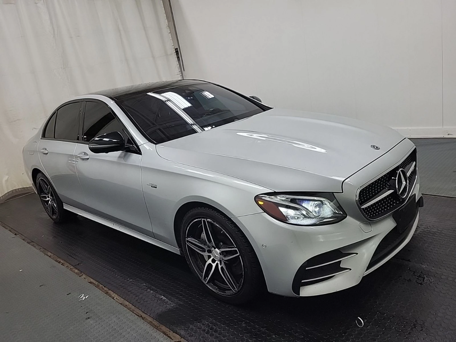 Mercedes-Benz E 53 AMG Burmester* MULTIBEAM LED, снимка 3 - Автомобили и джипове - 56138965