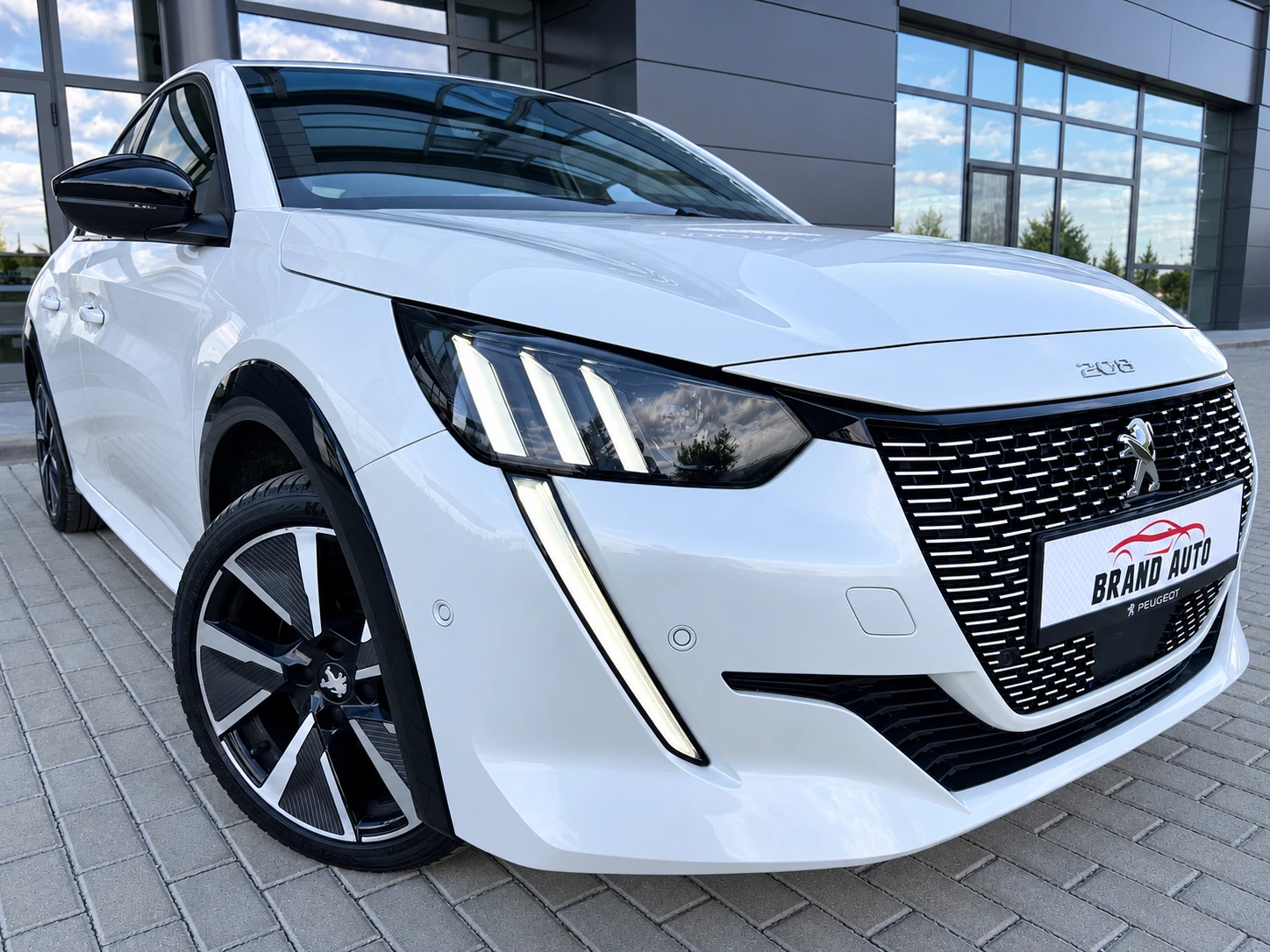 Peugeot 208 * � �������� �� PEUGEOT * 50 kWh electric drive  | Mobile.bg � ����������� 3