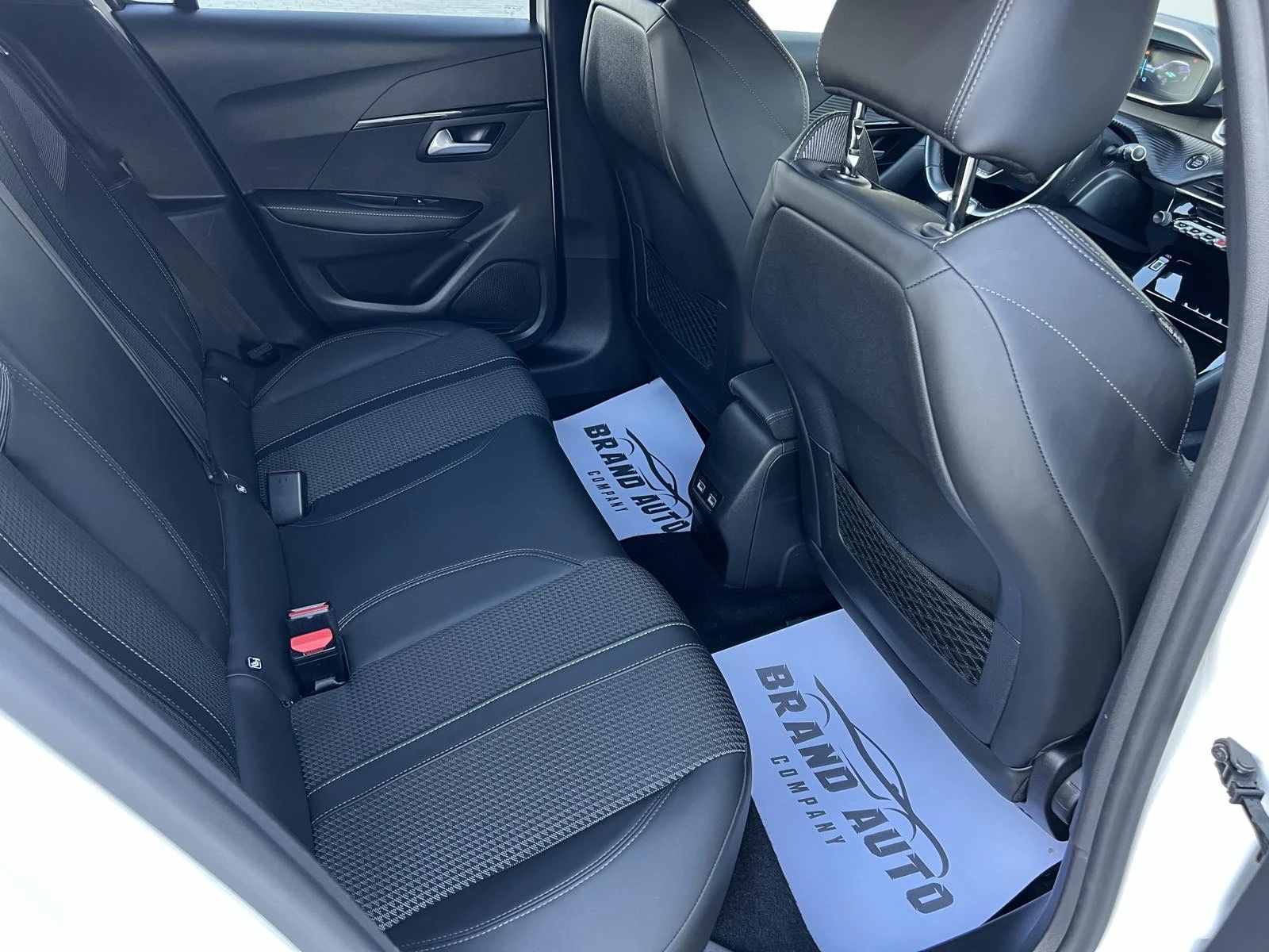 Peugeot 208 * � �������� �� PEUGEOT * 50 kWh electric drive  | Mobile.bg � ����������� 11