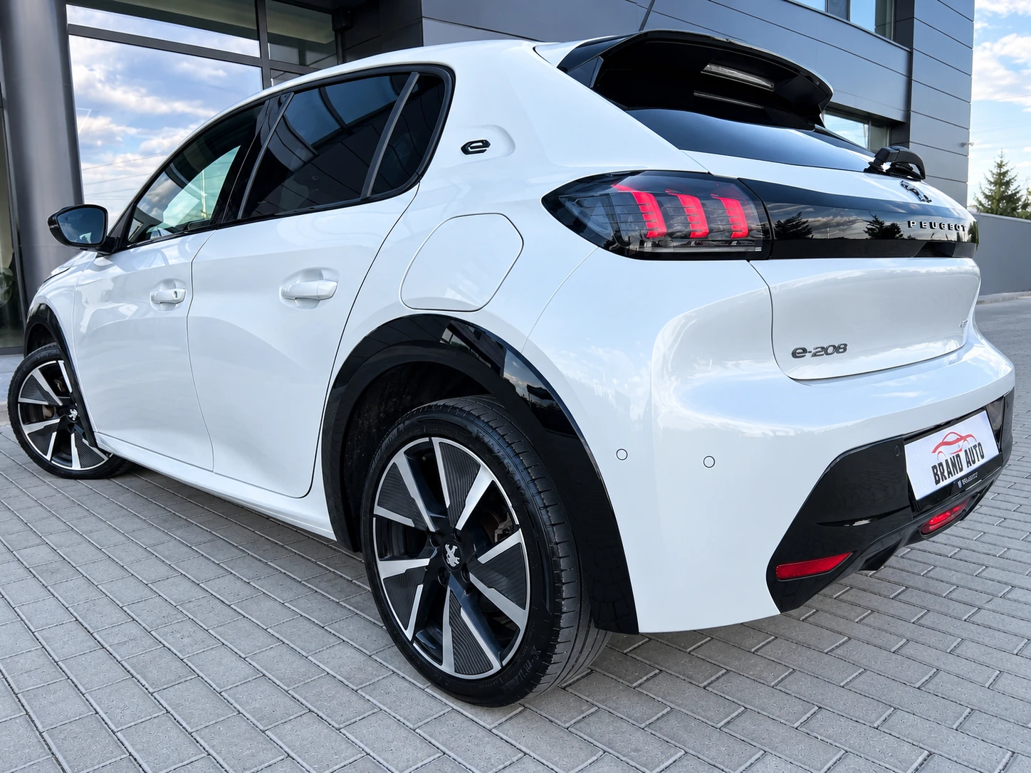 Peugeot 208 * � �������� �� PEUGEOT * 50 kWh electric drive  | Mobile.bg � ����������� 7