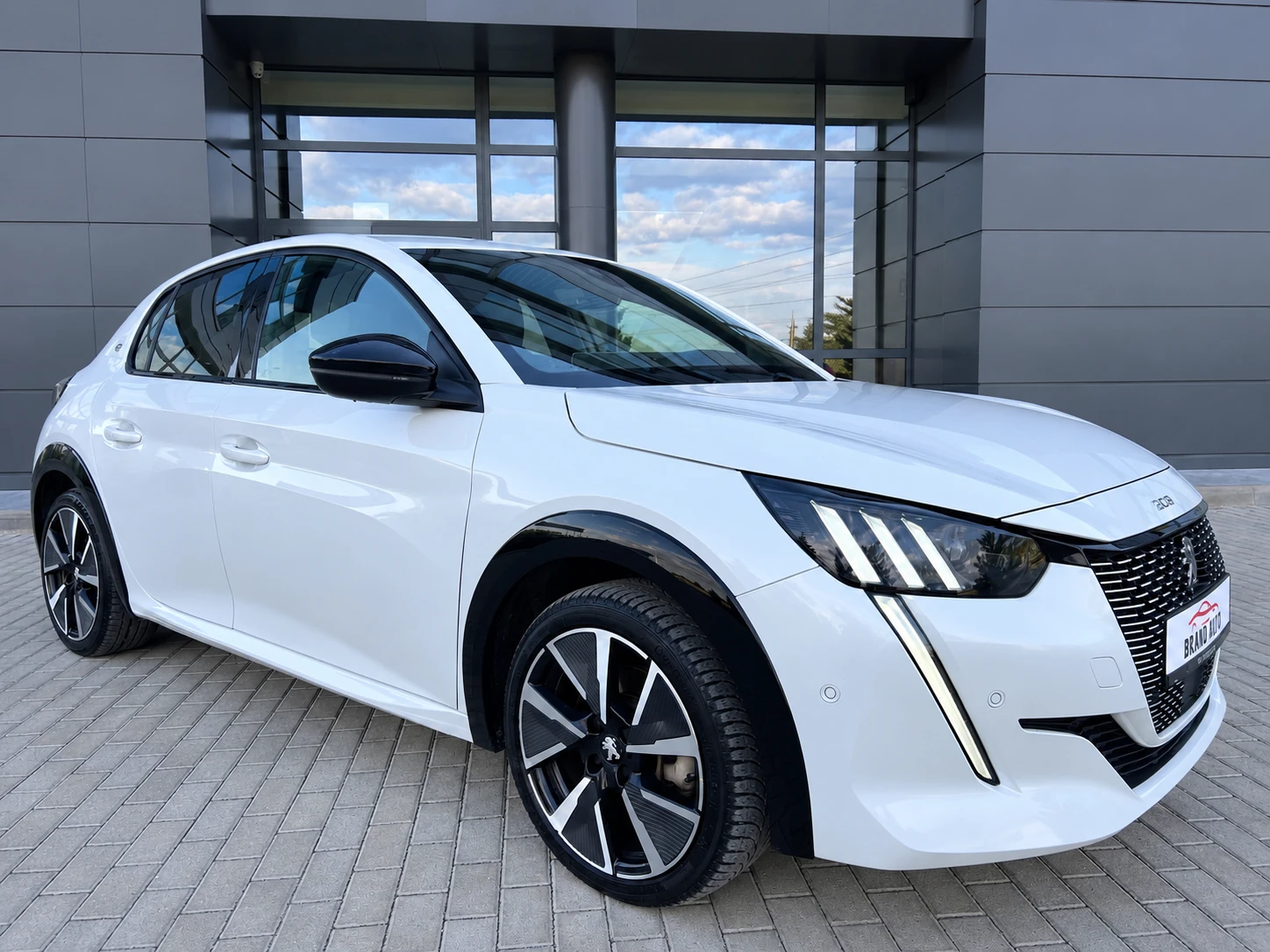 Peugeot 208 * � �������� �� PEUGEOT * 50 kWh electric drive  | Mobile.bg � ����������� 4
