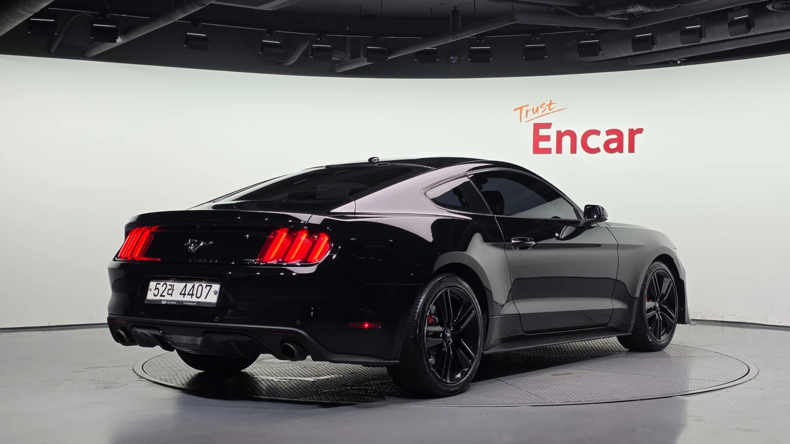 Ford Mustang 2018 2.3 Ecoboost* Shelby PKG* Обдухване* Кожа, снимка 2 - Автомобили и джипове - 56305159